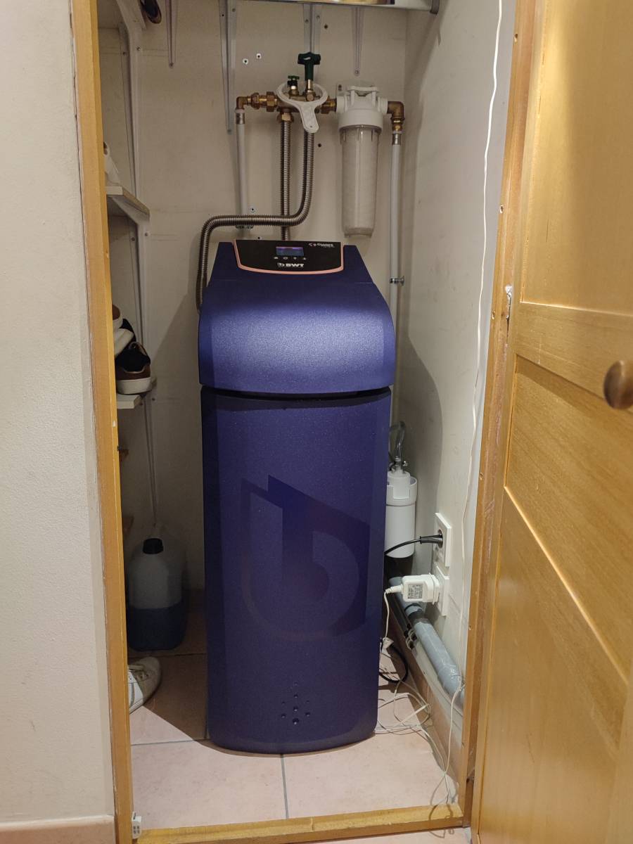 Installation adoucisseur BWT My Perla Optimum dans une maison a sainte maxime dans le golfe de saint tropez