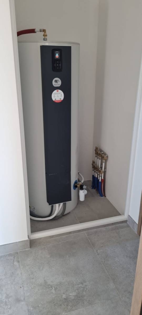 installation chauffe eau local commercial draguignan 83300