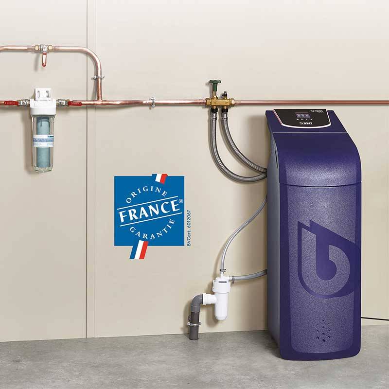 installation adoucisseur d'eau de la marque BWT par l'entreprise Fournil Plomberie situe a draguignan dans le var
